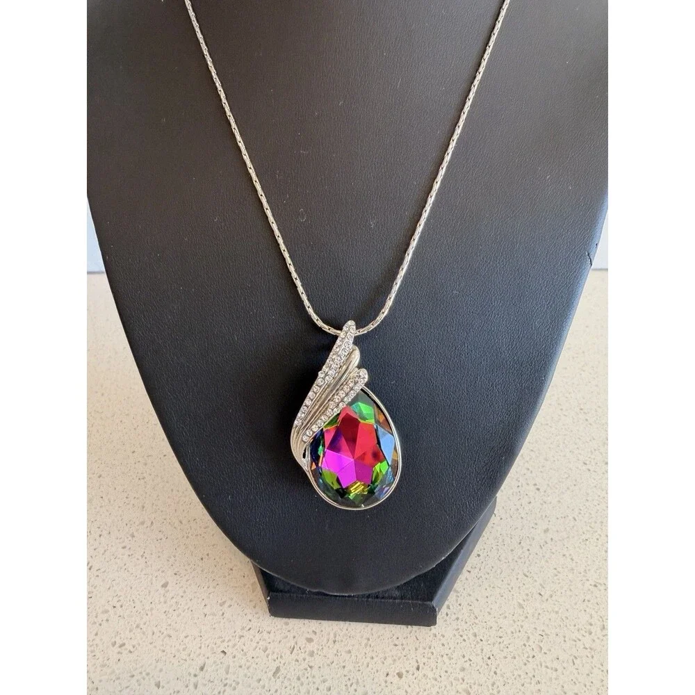 Artune Swarovski Crystal Rainbow Teardrop Pendant Silver Necklace NWT Women’s